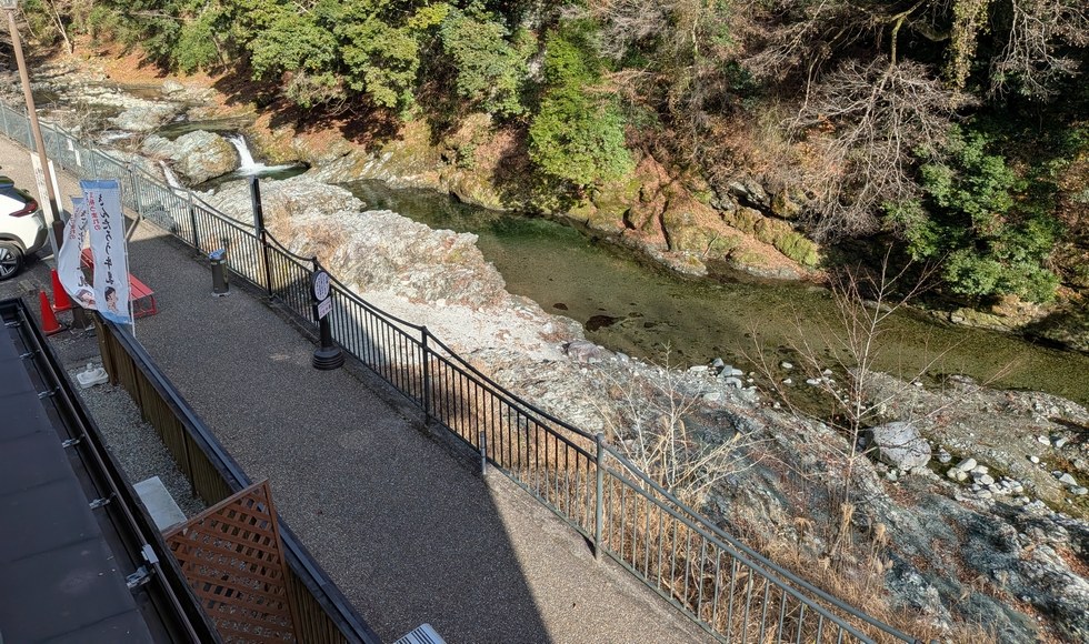 ������Ɍ������A�艷�� �R�k�� �ԂȂ̓�