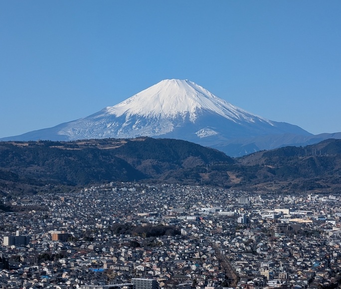 �`��̒��ƊJ�^�̕x�m�R �O�@�R���